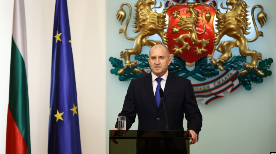 Радев подготвува политички пресврт во Бугарија