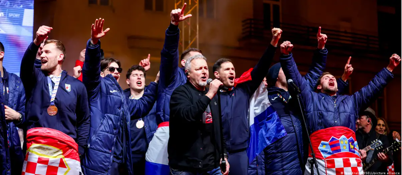 Дочекот на хрватските ракометари во Загреб, кои освоија бронзен медал, прерасна во политичка пресметка
