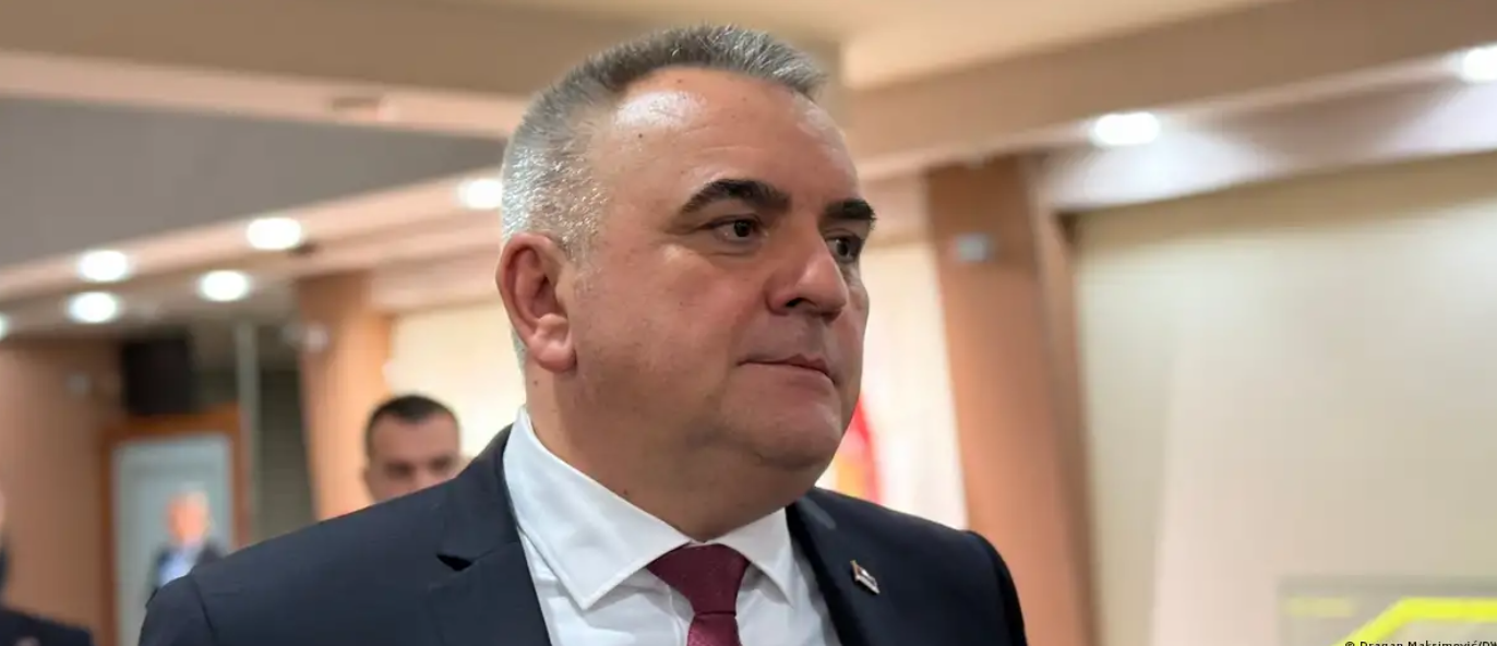 Падна уште една влада на Саво Миниќ