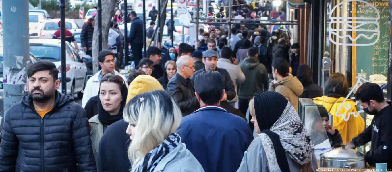 Иран: Војната турка милиони Иранци во сиромаштија