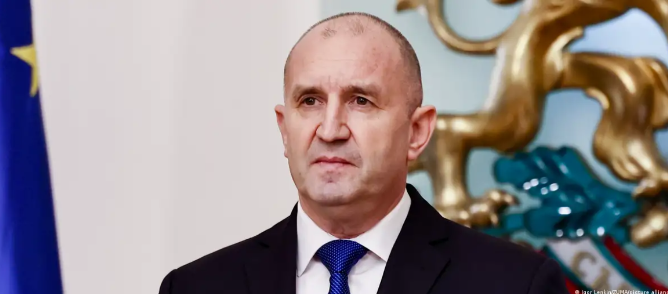 Проруски настроениот Румен Радев е пред преземање на власта во Бугарија – ѝ се заканува ли на ЕУ нов Орбан?!