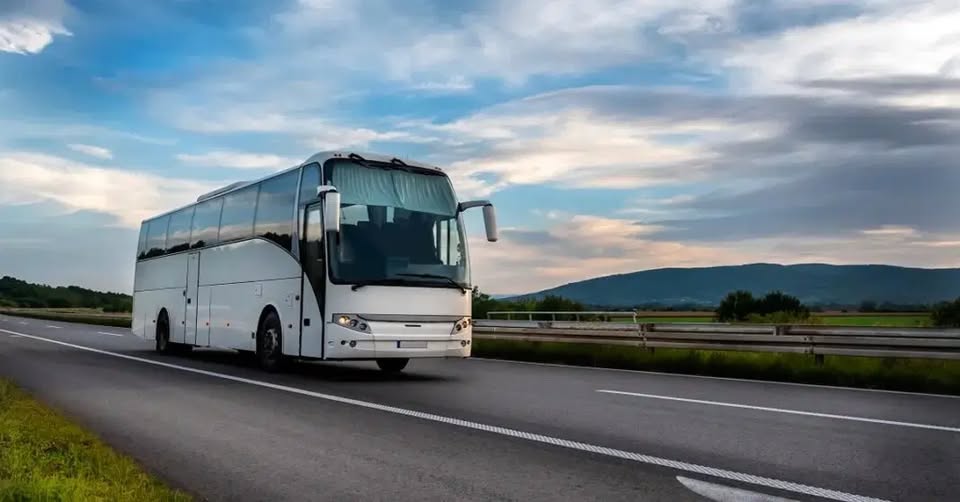 Одземен автобус на автопатот Велес-Скопје кој превезувал ученици од екскурзија, даден на вонреден технички преглед, учениците безбедно пренесени во Скопје